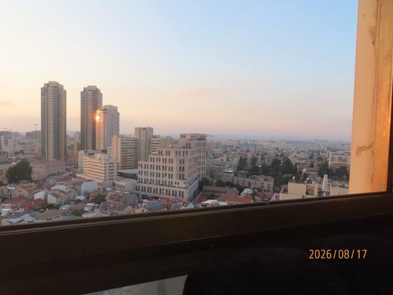 צימר לשבת במרכז העיר, ירושלים — קומה 19 עם נוף פנורמי