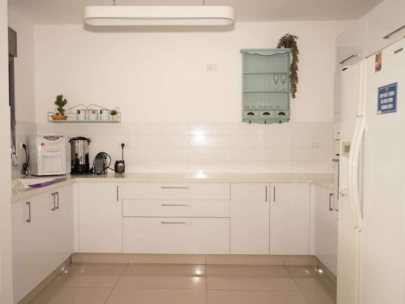 דירה משפחתית לשבת בטבריה, 3 חדרי שינה ו-2 חדרי רחצה, עד 10 אורחים — לויקיישן נחת