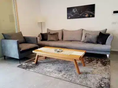 דירה עם בריכה פרטית לשבת בטבריה, 4 חדרי שינה, עד 10 אורחים — לויקיישן אינסוף