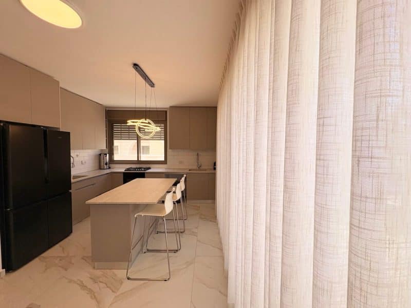 אחוזת הנבל — וילת בוטיק לשבתות חתן ונופש משפחתי בגבעת זאב, 8 חדרים