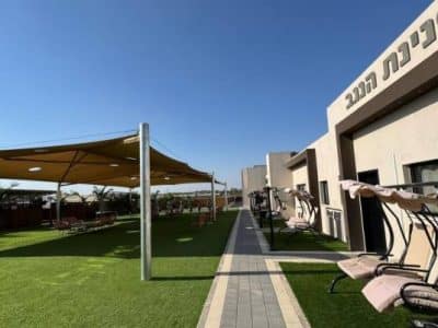 מתחם לשבת חתן ולקבוצות בדרום — פנינת הנגב בתפרח, עד 100 לנים