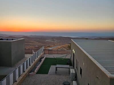 וילה לשבת במעלה עמוס — חצר ענקית מול הנוף
